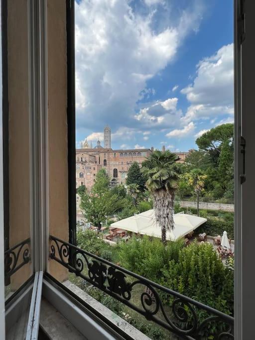 Appartamento A Due Passi Dal Duomo Siena Exterior foto